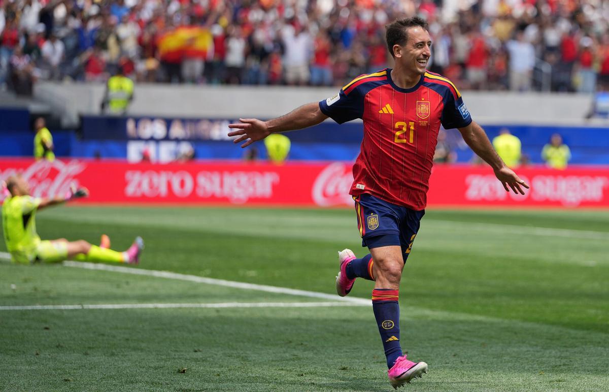 02/07/2026 LOS ANGELES, July 3, 2026  -- Mikel Oyarzabal of Spain celebrates after scoring during the round of 32 match between Spain and Austria at the 2026 FIFA World Cup at Los Angeles Stadium in Los Angeles, the United States, July 2, 2026. DEPORTES Europa Press/Contacto/Chen Yichen