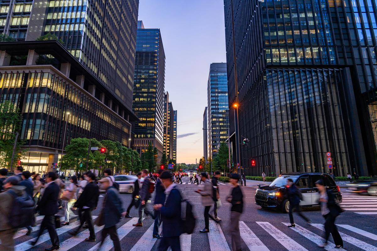 Distrito Empresarial de Otemachi al anochecer