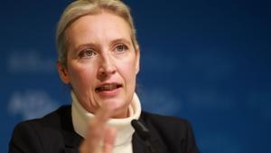 La candidata de la formación ultra Alternativa por Alemania (AfD), Alice Weidel, en una rueda de prensa en Berlín, este sábado.