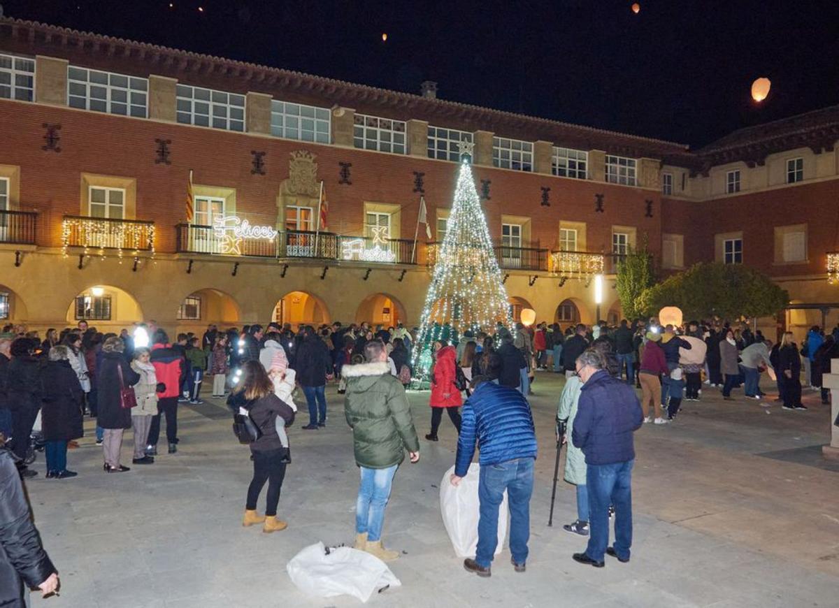 El encendido de las luces dio la bienvenida a la Navidad. | SERVICIO ESPECIAL