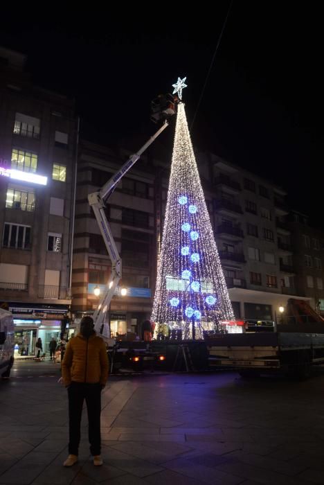 Un gran árbol navideño iluminará Vilagarcía