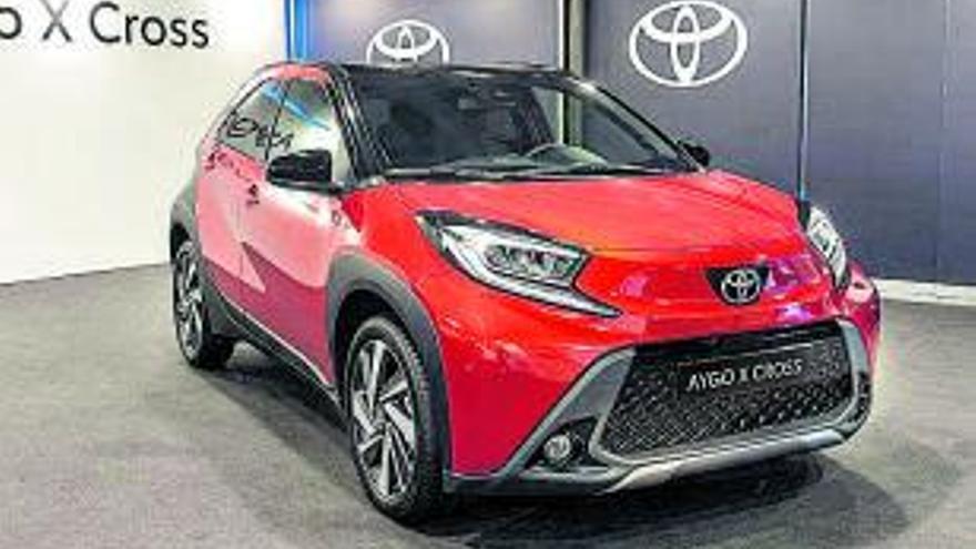 Triple proposta. Amb el bZ4X Toyota entra al sector dels SUV elèctrics, alhora que reforça la seva gamma esportiva amb el GR86 i la dels crossover amb l’Aygo X Cross. TOYOTA