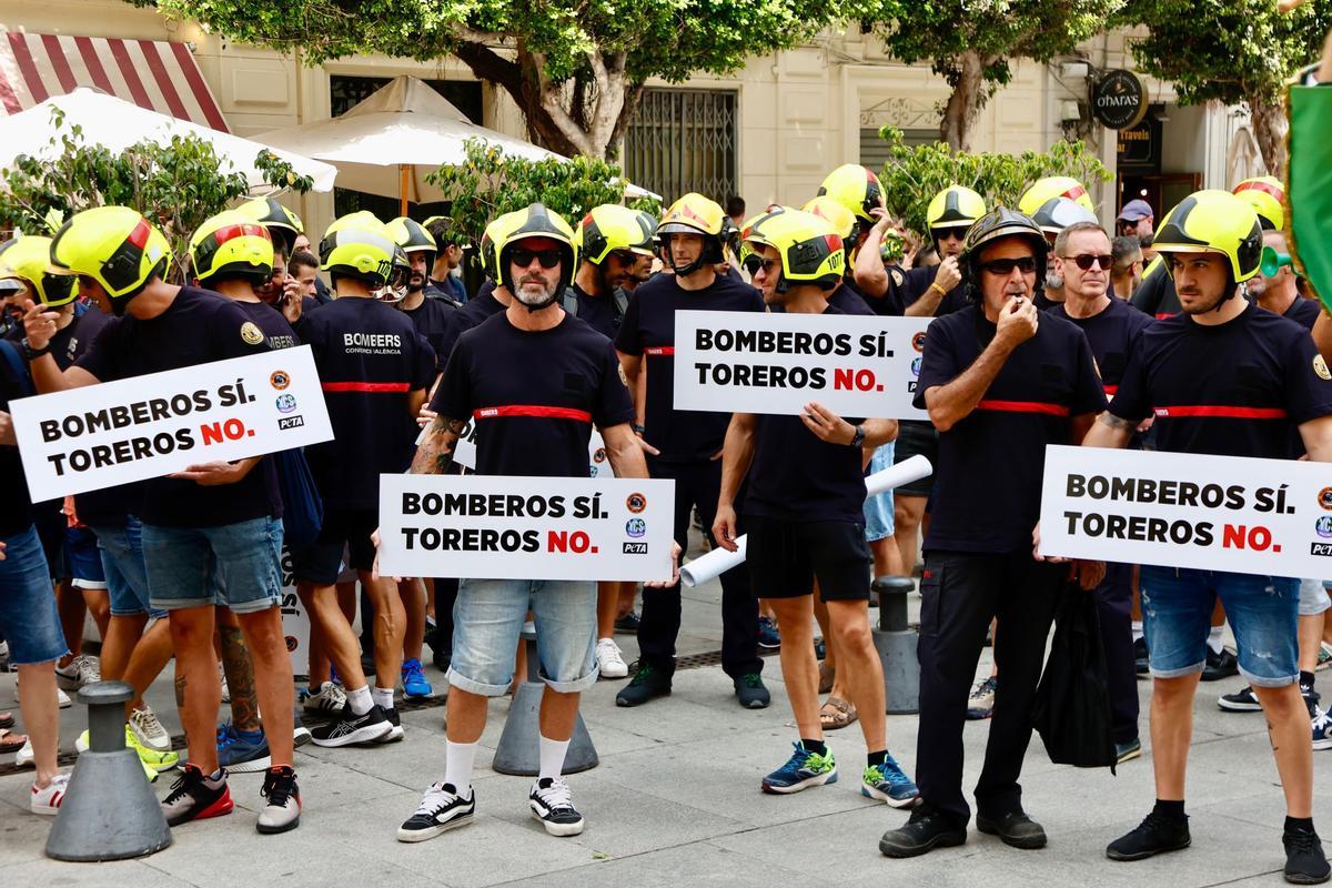 Protesta de los bomberos en València