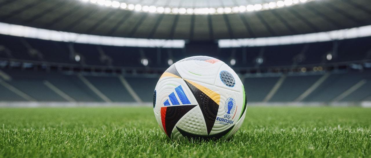 El &quot;Fussballliebe&quot;, el balón oficial de la Eurocopa 2024