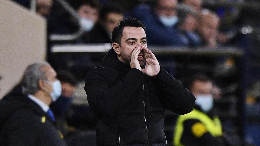 El tira y afloja de Xavi con un Villarreal que mira de reojo al Sevilla-Athletic Club