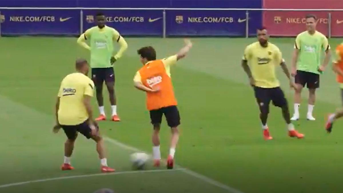 ¡Qué 'delicatessen' de jugada! Taconazo de Riqui Puig y definición perfecta de Griezmann