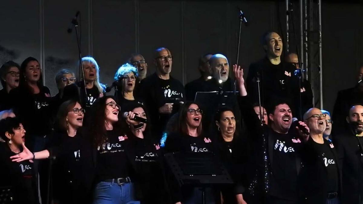 El MEGòC (Modern Espai Gòspel Cor), protagonista en el ciclo «Música a la Mar» en la playa de Oliva