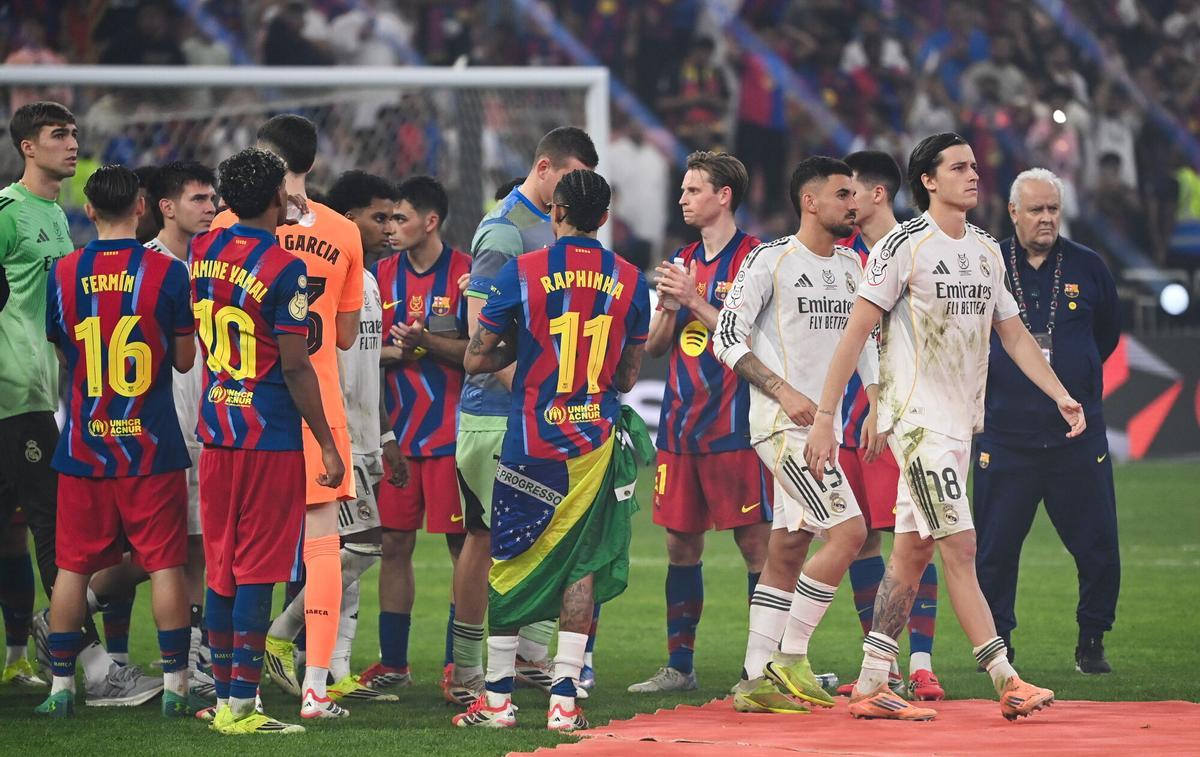 La alegría en Can Barça estos días contrasta con la tristeza que rodea al Madrid