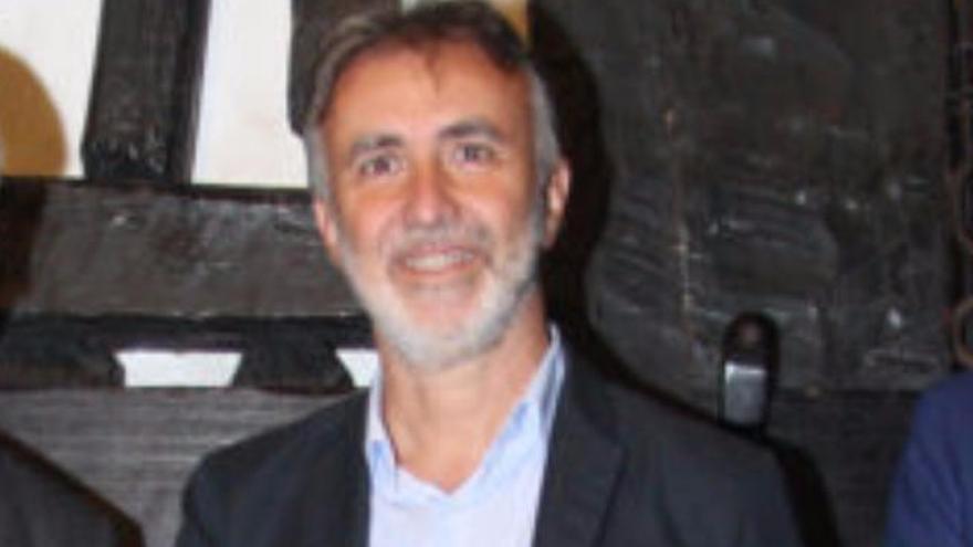 Ángel Víctor Torres.