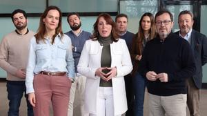 14/01/2026 La portavoz de Vox Móstoles, Nieva Machín, junto a la portavoz en la Asamblea, Isabel Pérez Moñino, y el presidente provicial en Madrid, José Antonio Fúster. POLITICA VOX MADRID