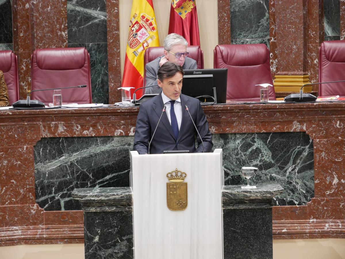 Imagen de archivo del consejero de Fomento e Infraestructuras, Jorge García Montoro, en la Asamblea Regional