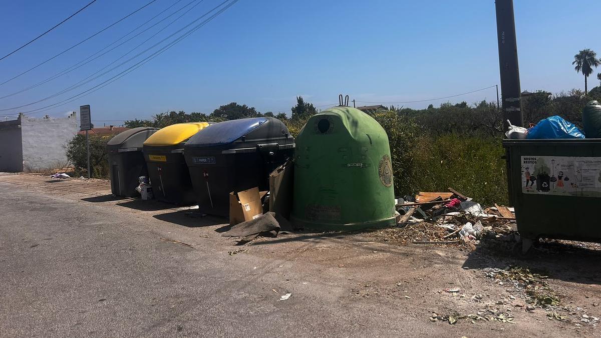 Malestar por vertidos incontrolados en la Marjaleria: «este camino es el contenedor de Castellón»