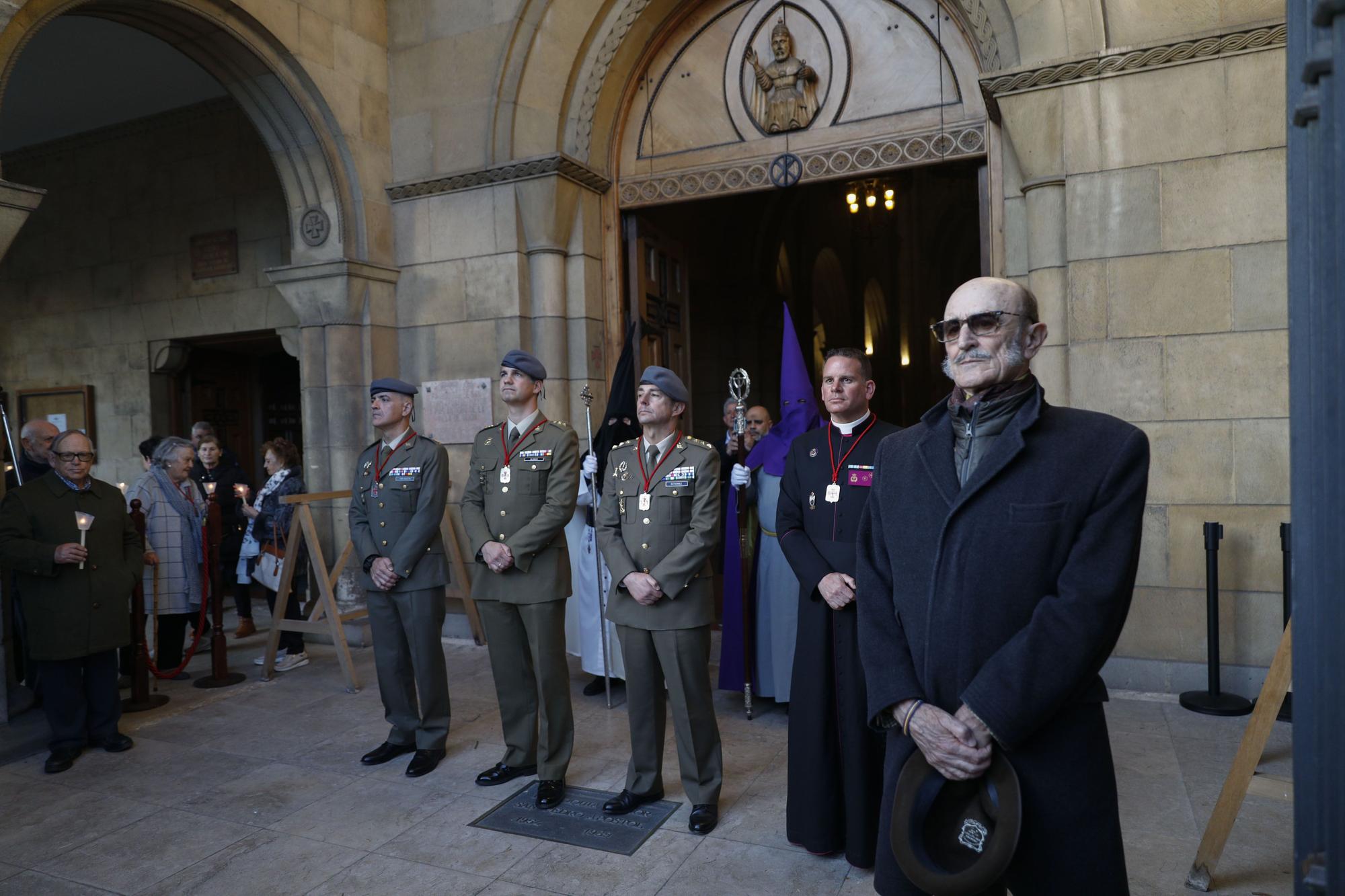 En imágenes: Así fue la multitudinaria procesión del Jueves Santo en Gijón