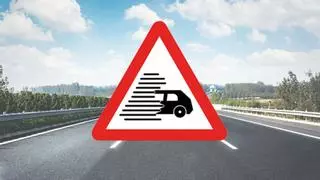¿De qué avisa esta señal de peligro? Parece el coche de 'Regreso al futuro', pero no lo es
