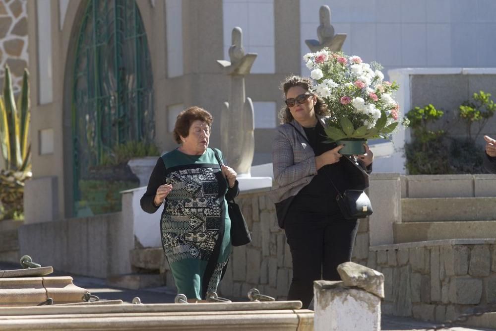 Día de Todos Los Santos en el cementerio de Los Remedios (Cartagena)