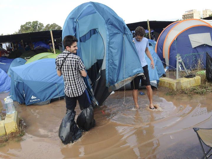 Evacuadas cerca de un millar de personas del Arenal Sound por la lluvia