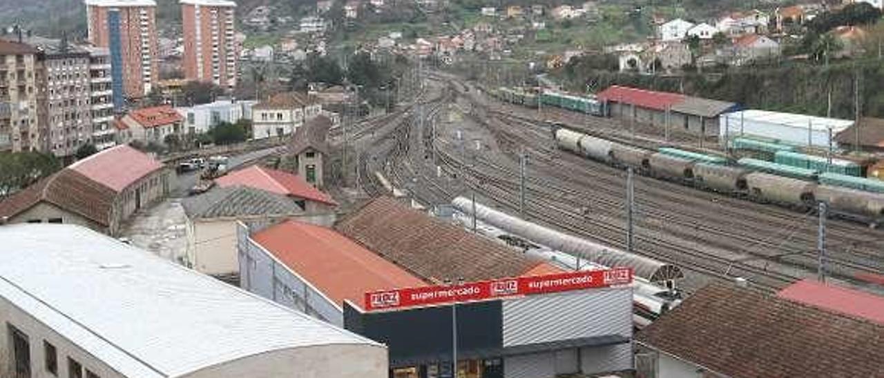 Vías en la entrada a la estación de Ourense. // Iñaki Osorio