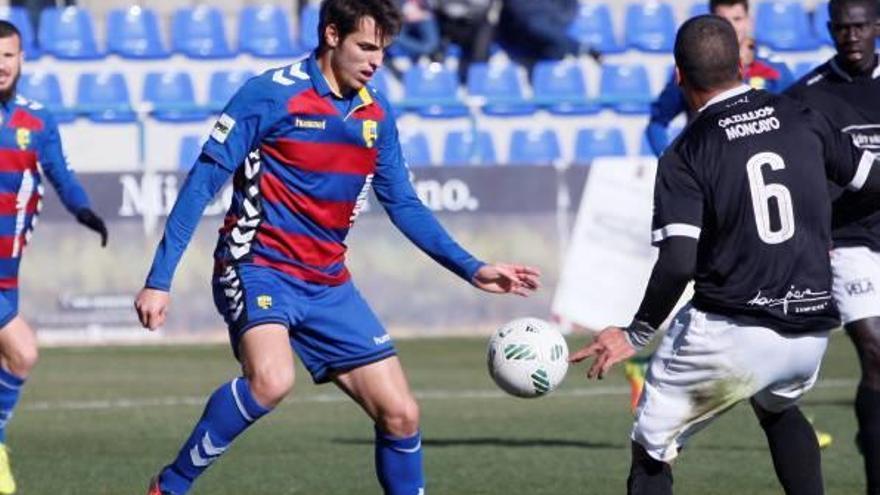 Manel va marcar ahir a Sagunt el seu desè gol de la temporada amb el Llagostera.