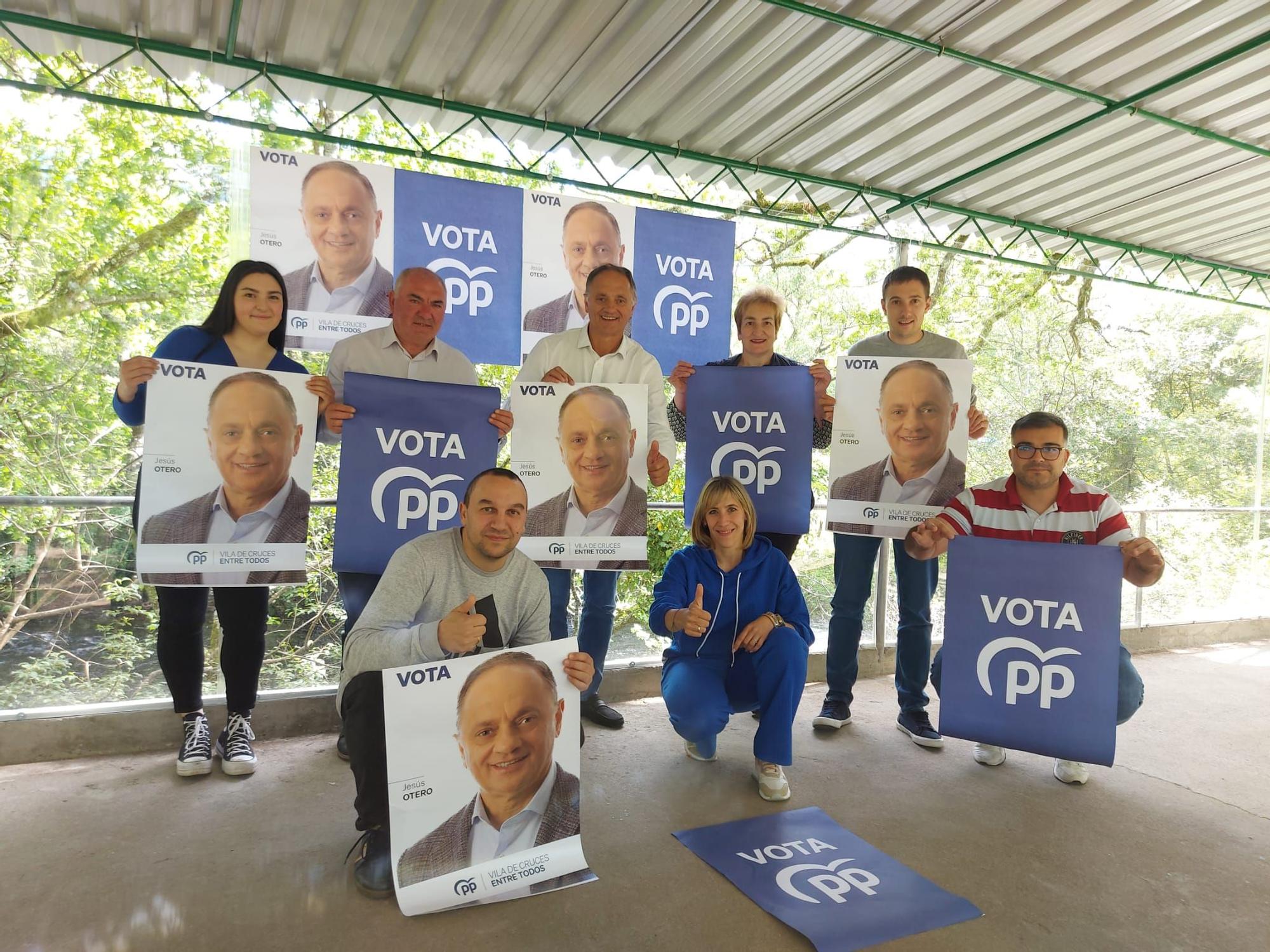 Miembros del PP de Vila de Cruces, en Gres.jpg