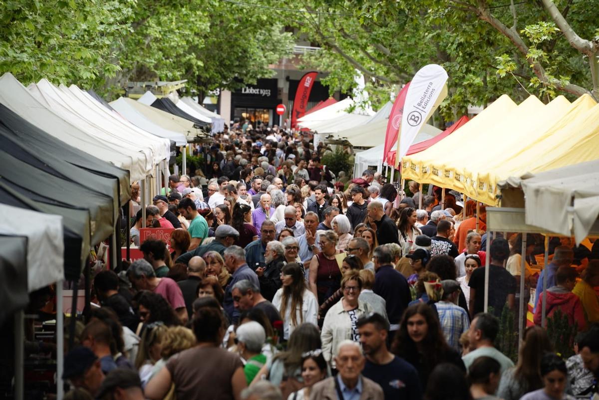 Les millor imatges de la Diada de Sant Jordi 2026 a Manresa