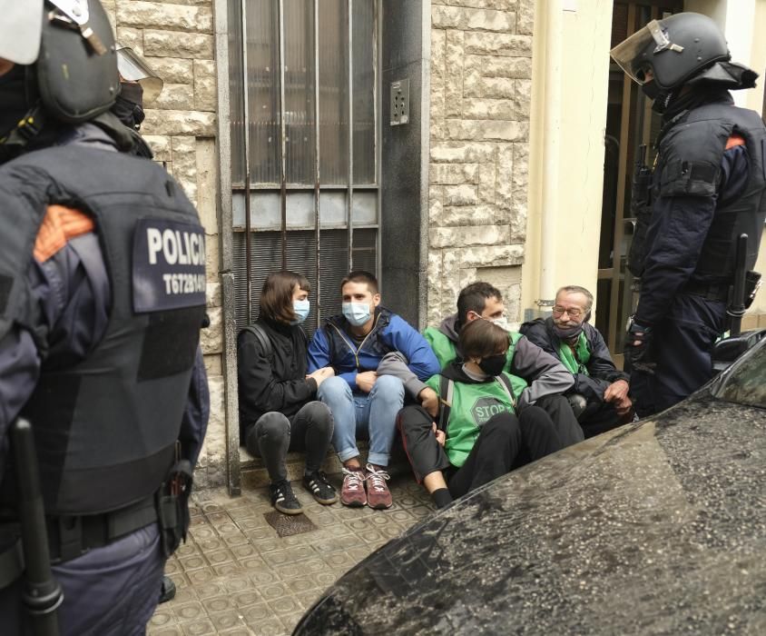 Desnonament al carrer Roger de Flor de Manresa