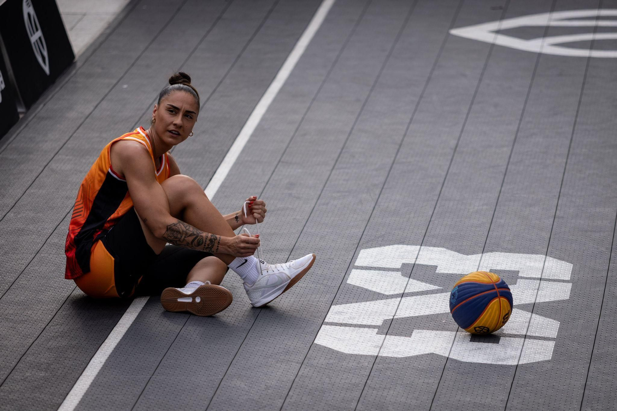 En imágenes | La Plaza del Pilar respira baloncesto con el 3x3