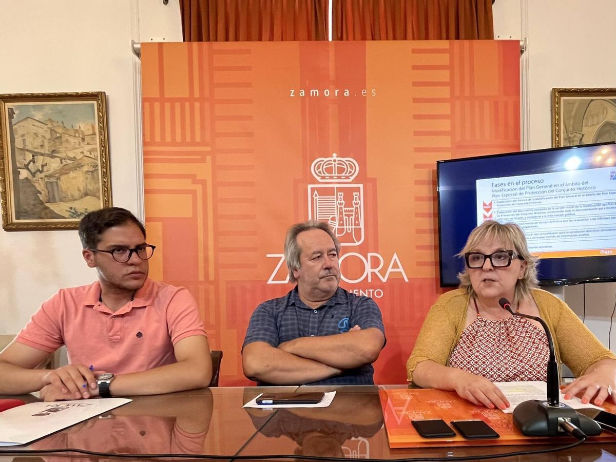 El alcalde de Zamora, Francisco Guarido, y el concejal de Obras, Movilidad, Infraestructura y Participación Ciudadana, Pablo Novo, informan sobre contenidos de la Junta de Gobierno Local