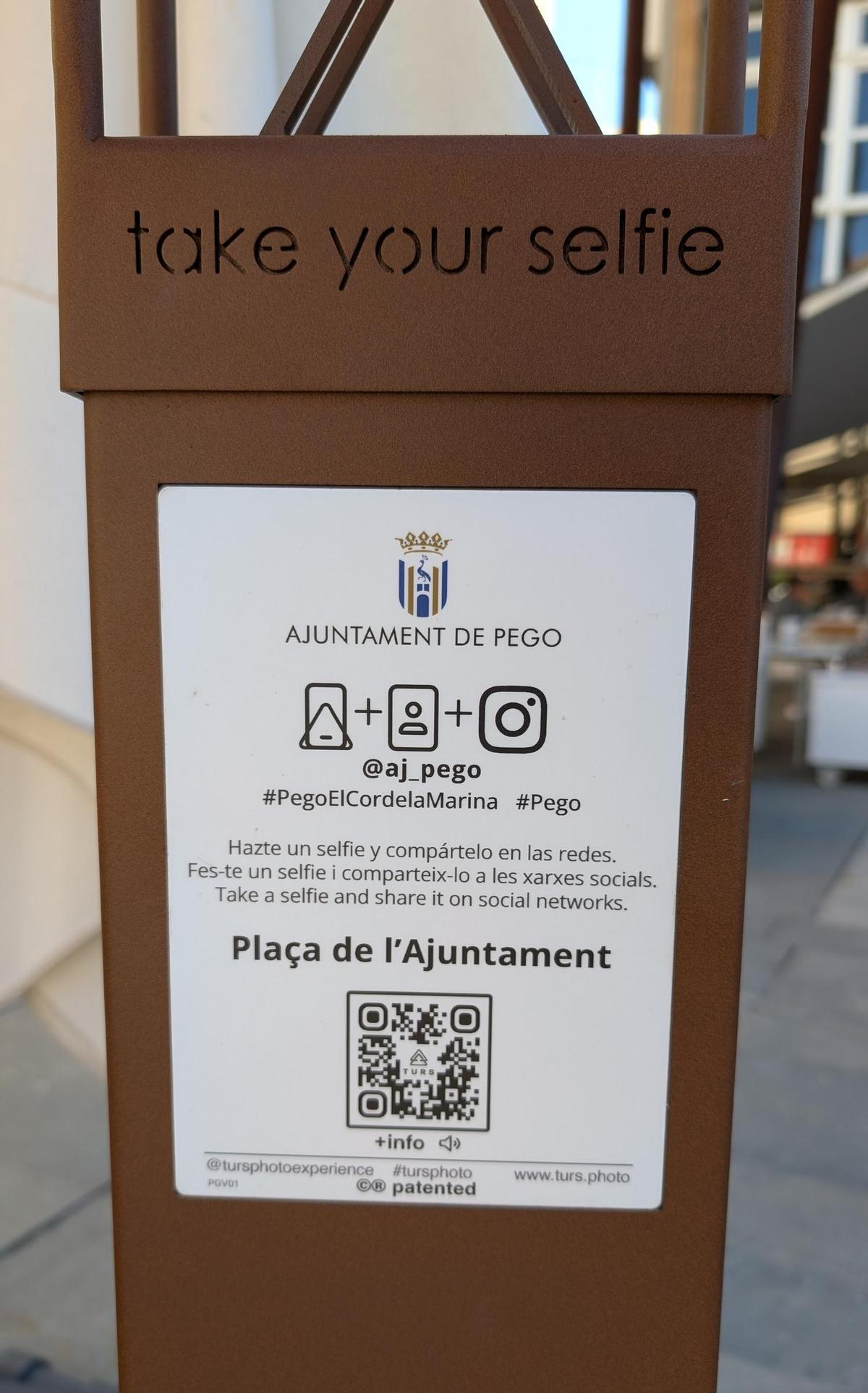 Hacerse un selfi en Pego es sencillo y los encuadres tienen historia