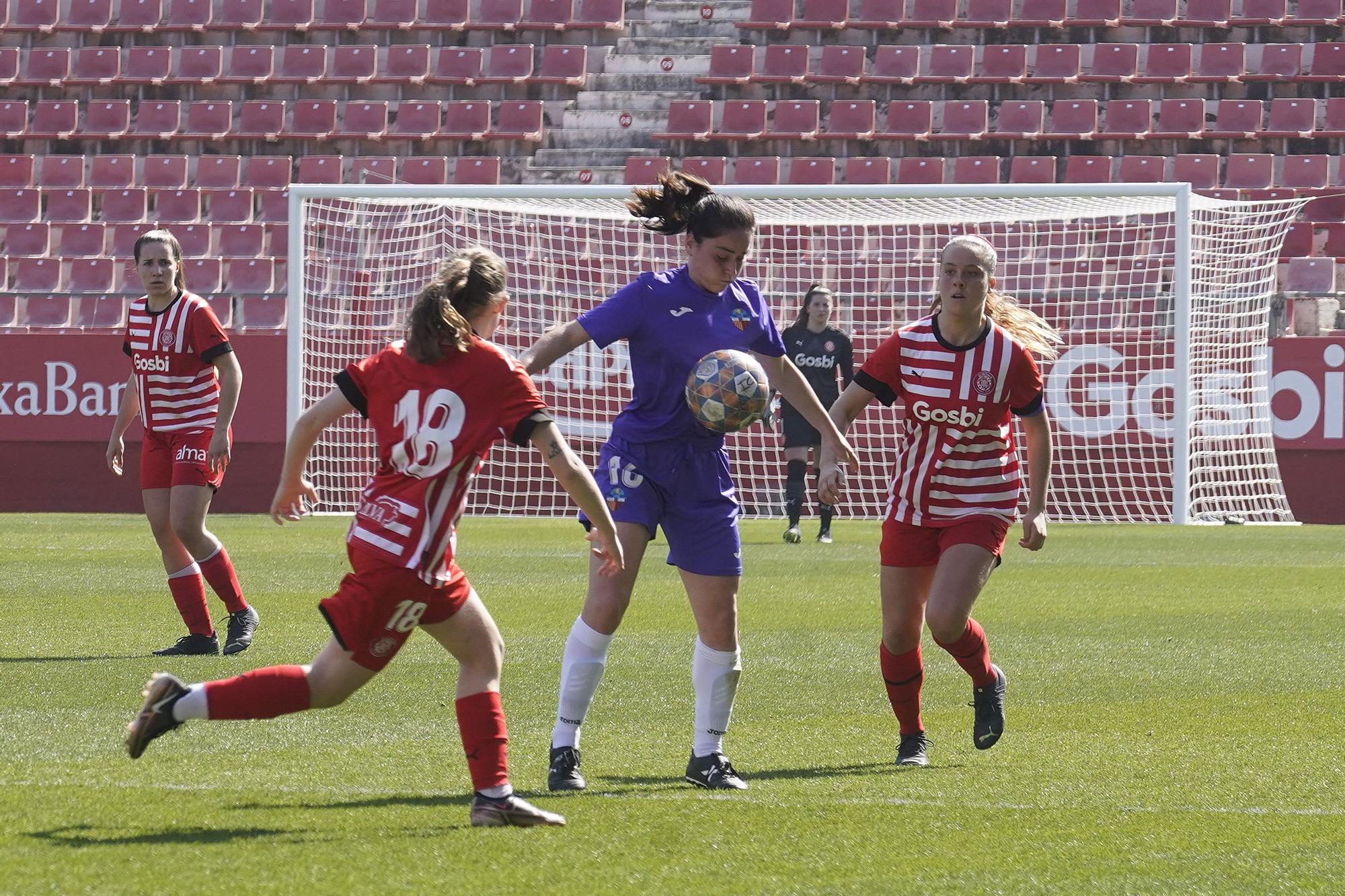 Totes les imatges del partit del Girona sènior femení a Montilivi contra el Sant Cugat (2-2)