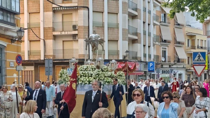 El Corpus Christi culmina su festividad en Lucena entre cent