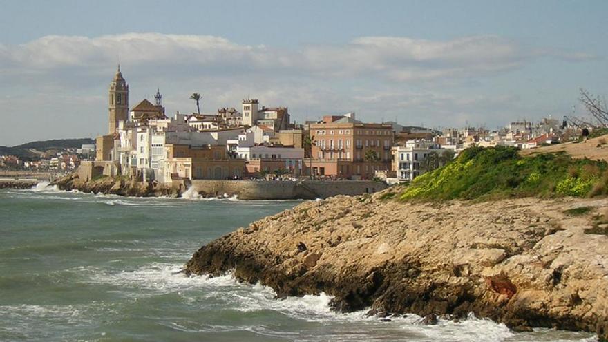 Muere una mujer al caer por un barranco en Sitges