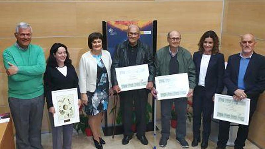 Los colaboradores premiados junto a la Delegada de Gobierno, Rosario SÃ¡nchez, y la delegada provincial de la AEMET, MÂª JosÃ© Guerrero