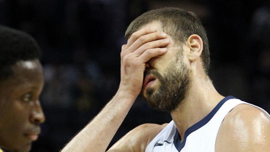 Marc Gasol, disgustado por el juego de su equipo.