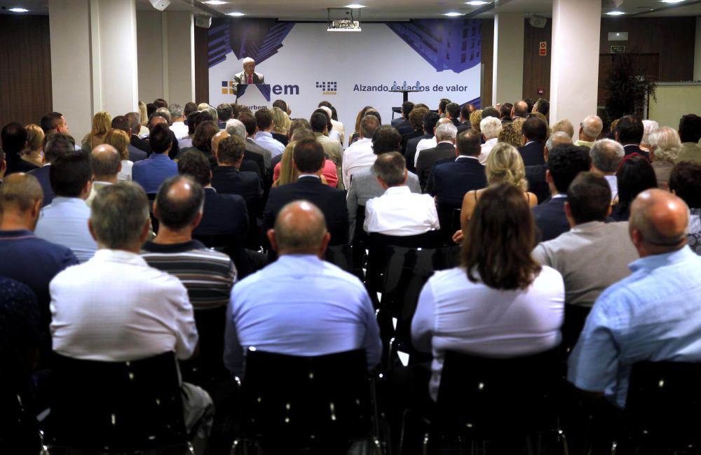 Algunos de los asistentes al 40º aniversario de Urbem.