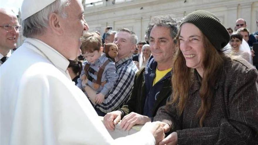 Patti Smith alucina con el papa Francisco