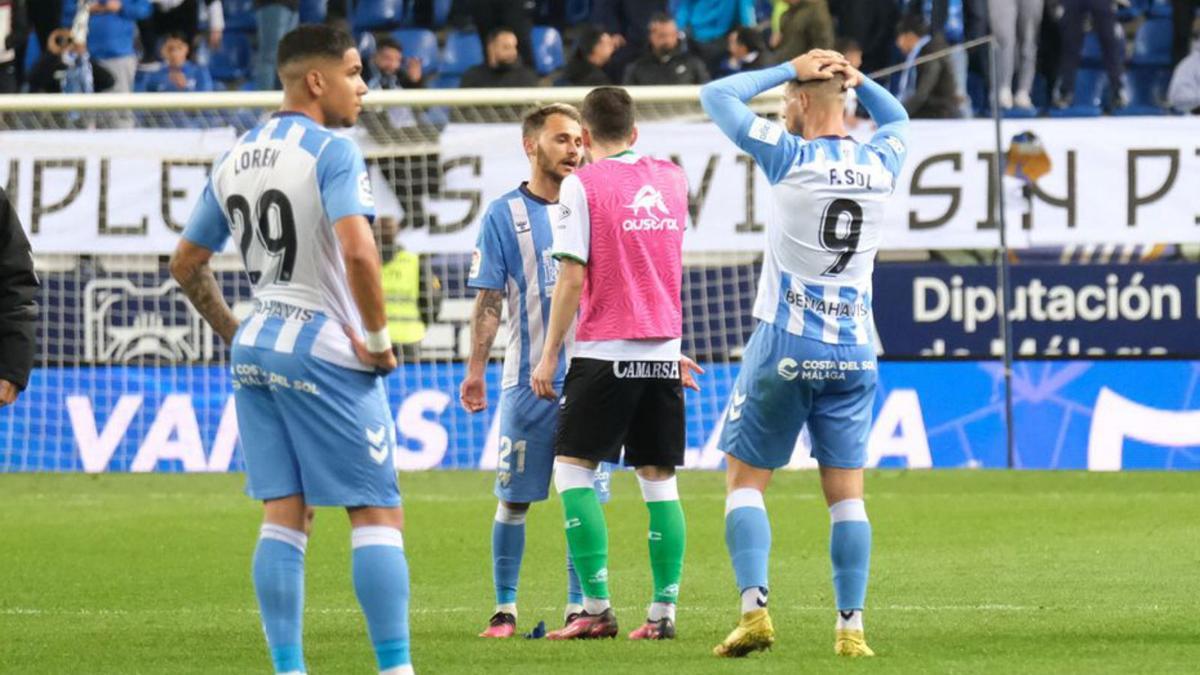 La derrota frente al Racing deja al Málaga CF hundido.