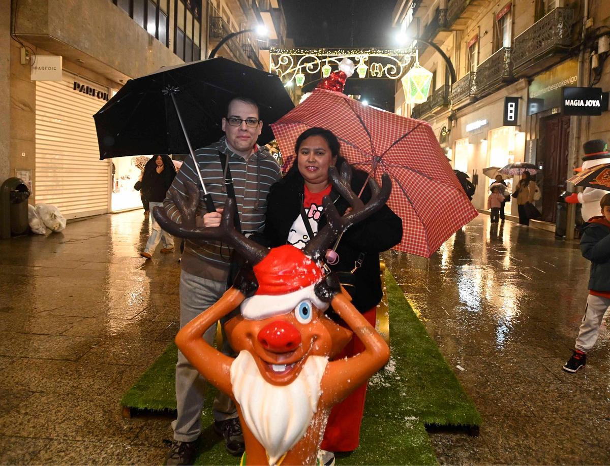 Vigo enciende la Navidad más grande de su historia ante miles de personas