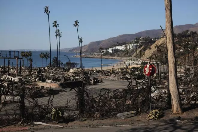 Los fuertes vientos ponen de nuevo en jaque a Los Ángeles ante el peligro de más incendios