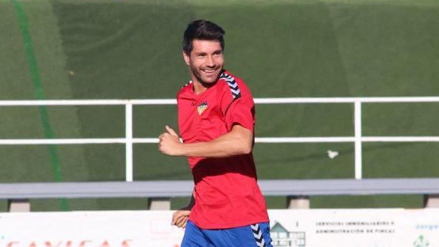 Álex Felip durante un partido de esta temporada con el Atlético Saguntino.