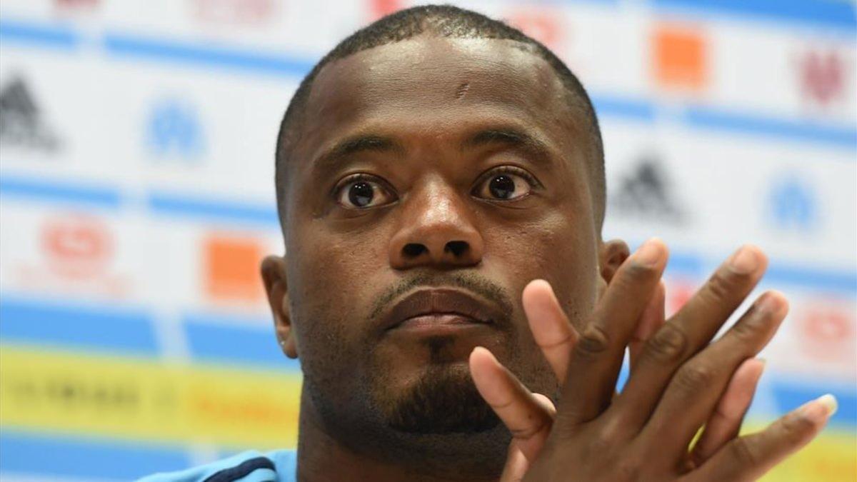 Evra, muy enfadado con el United