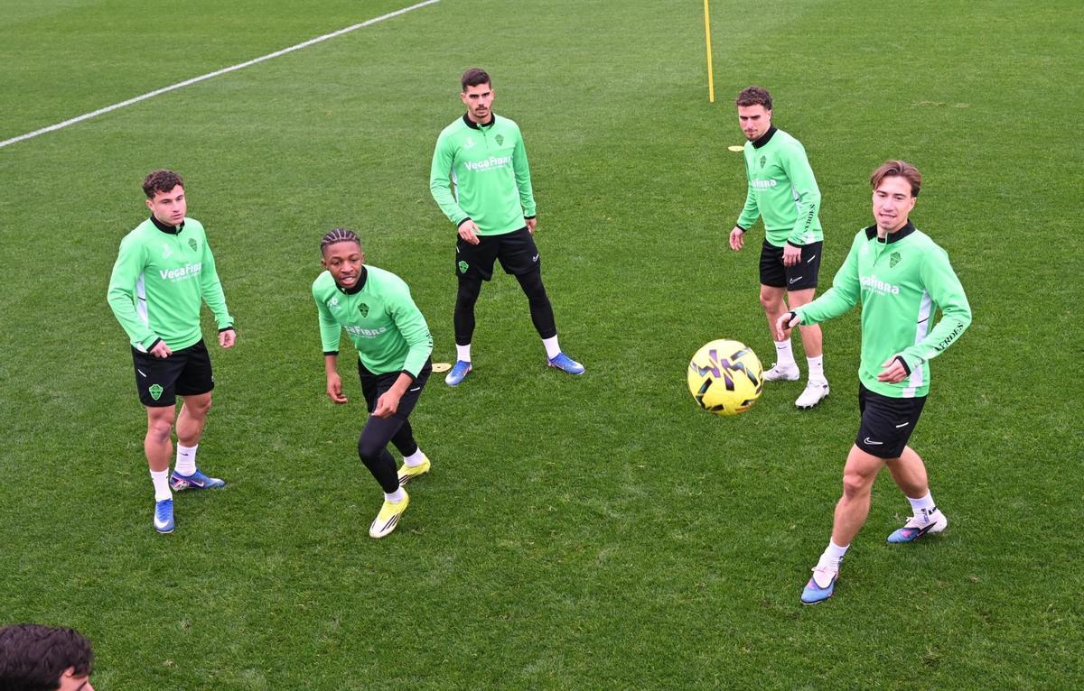 Entrenamiento del Elche previo al partido contra el Real Madrid