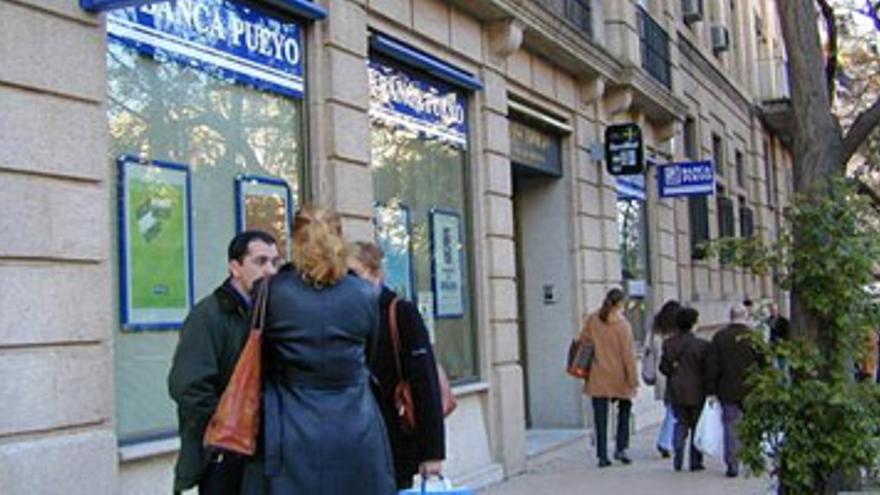 Dieciséis bancos y cajas ofrecen en la región aplazar parte de la hipoteca