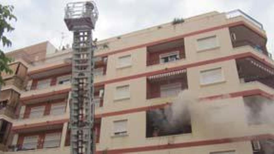 Sofocan el incendio en una vivienda de Torrevieja, sin heridos