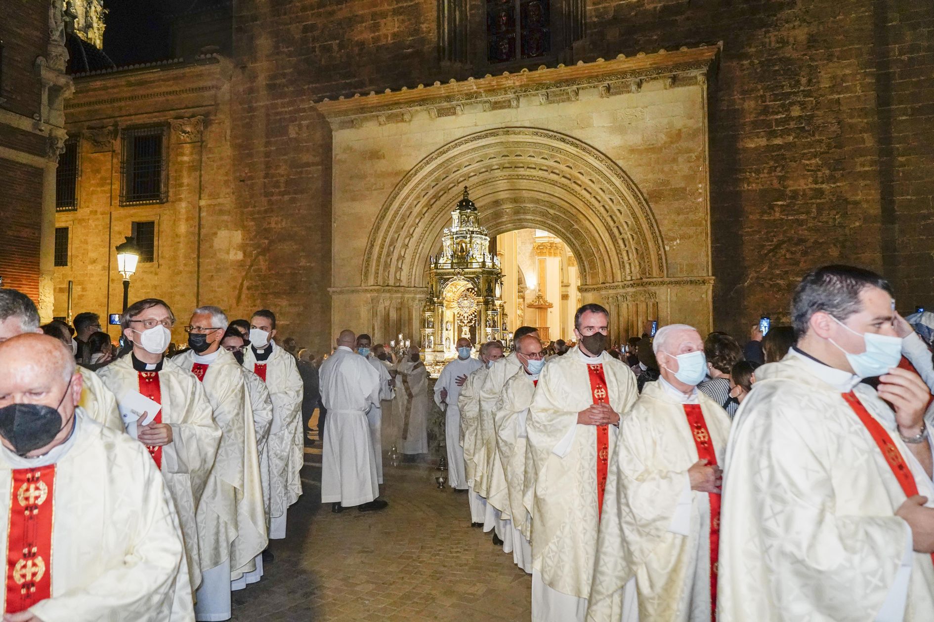 Histórica procesión nocturna de la Custodia de la Catedral