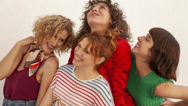 Las fans de "Valeria" estallan contra la serie de Netflix y la autora de los libros responde: "No es postureo"