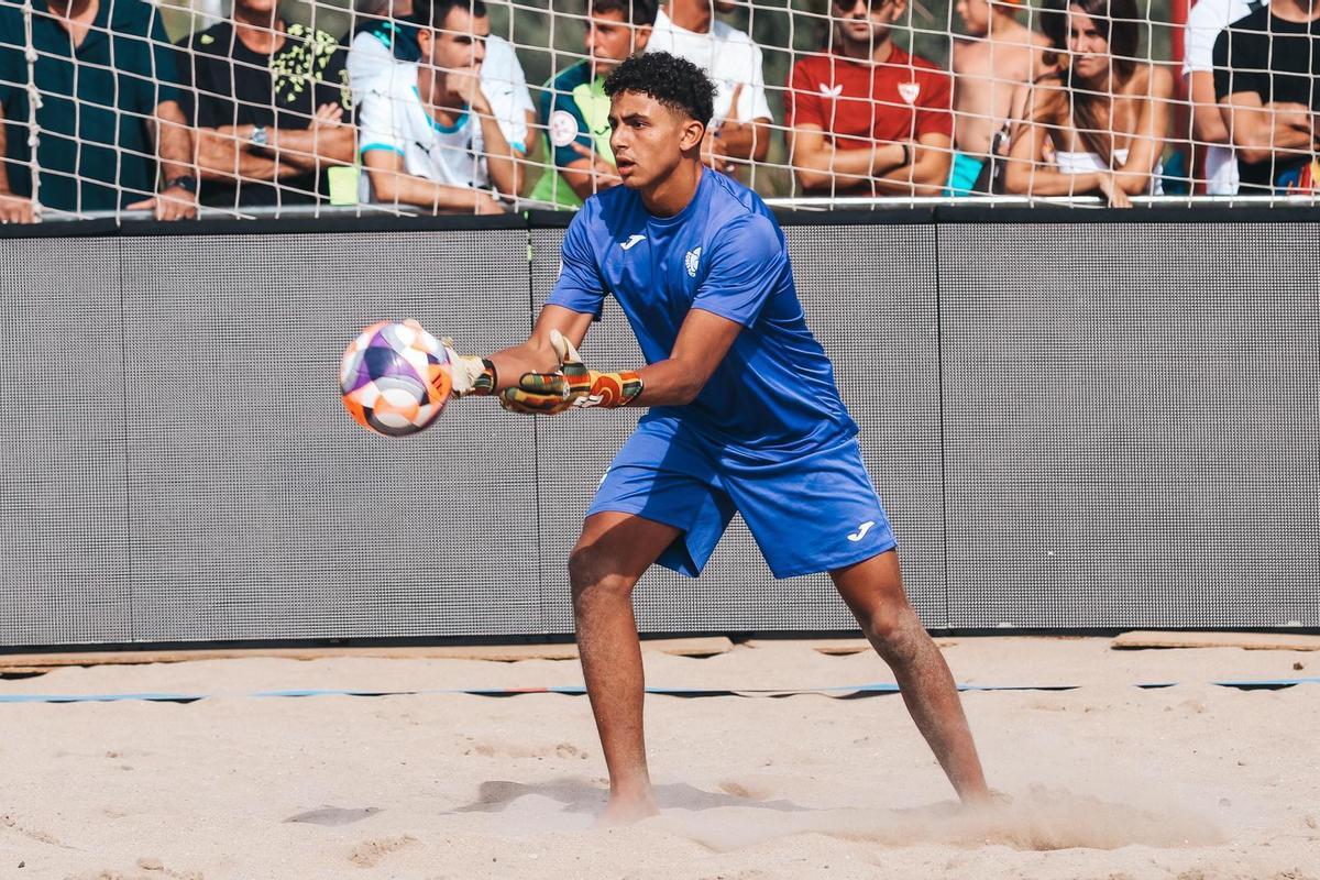 Adam Maadi, porter rosinc que ja és internacional amb la Selecció Espanyola sub-20 i que formarà part del primer equip.