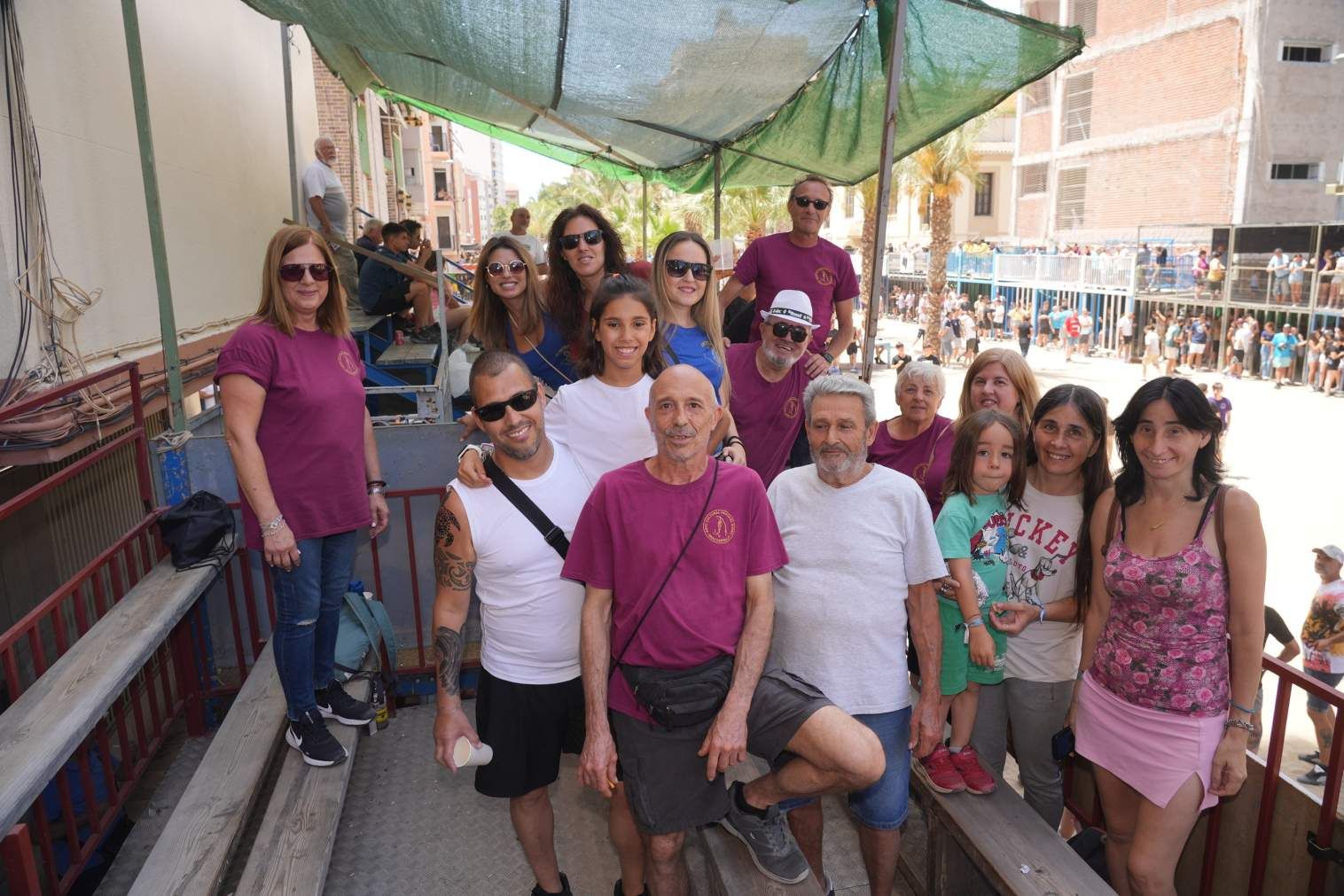 El Grau da inicio a las fiestas de Sant Pere con pólvora, bous y música