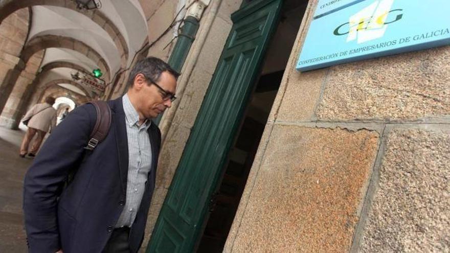 Dimite el presidente de los empresarios gallegos, Antón Arias