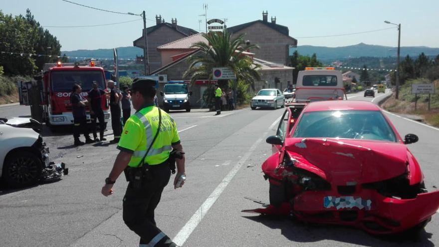 Accidente en la OU-105. // FDV