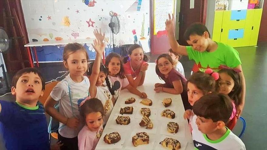 Menores de Villa del Río aprenden a elaborar dulces